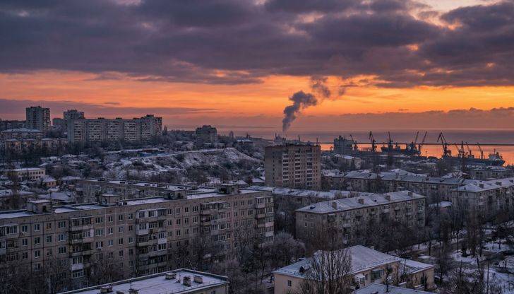 Украински дронове поразиха жилищни сгради в Новоросийск и Таганрог